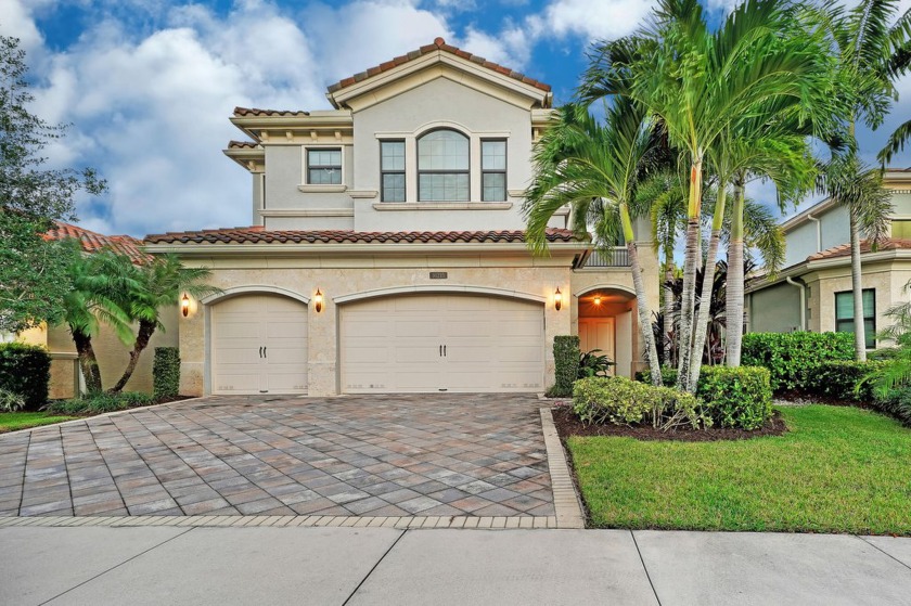 Experience luxury and spacious living in this exceptional - Beach Home for sale in Delray Beach, Florida on Beachhouse.com