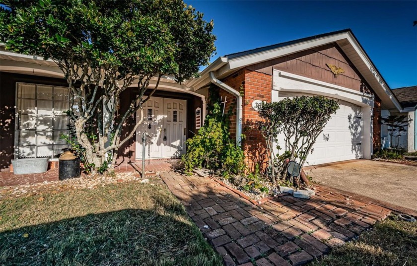 Welcome to this charming 2-bedroom, 2 full bathroom - Beach Home for sale in Holiday, Florida on Beachhouse.com