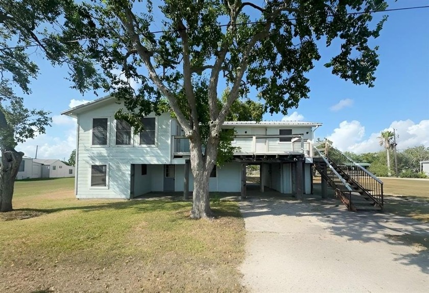 2 bedroom 2 bath on the outskirts of Port Lavaca with a nice - Beach Home for sale in Port Lavaca, Texas on Beachhouse.com
