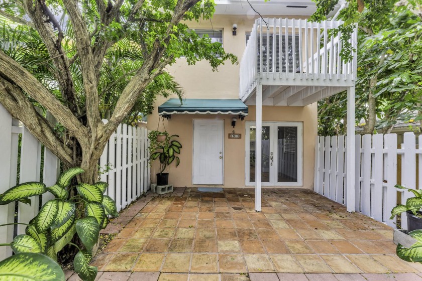 LOCATION, LOCATION, LOCATION.  THIS TOWNHOME IS BETWEEN A1A AND - Beach Townhome/Townhouse for sale in Deerfield Beach, Florida on Beachhouse.com