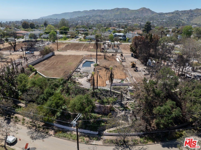 One of the best lots on Erskine. Mostly flat with a finished - Beach Lot for sale in Pacific Palisades, California on Beachhouse.com