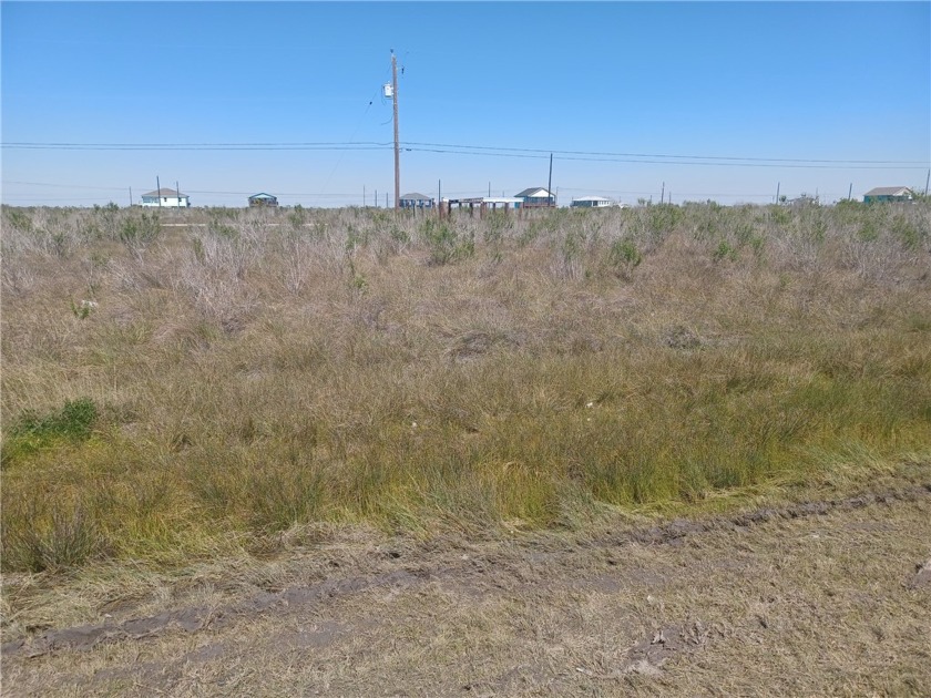 Enjoy the Coastal Experience fully with this buildable lot in - Beach Lot for sale in Rockport, Texas on Beachhouse.com