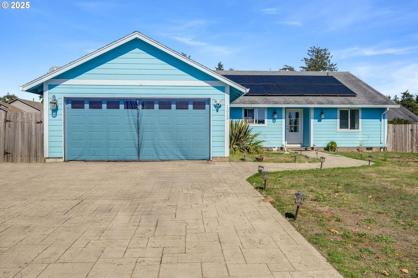 This updated single-level home built in 2012 offers an - Beach Home for sale in Warrenton, Oregon on Beachhouse.com