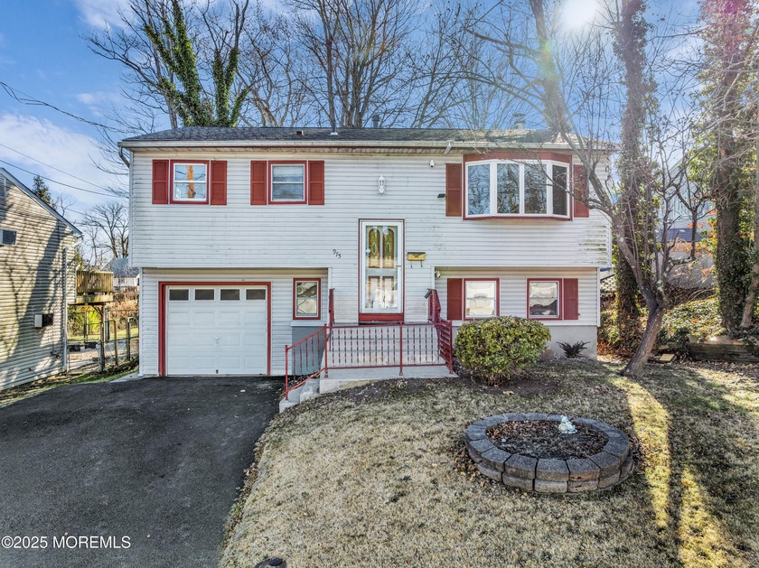 Set in a coastal neighborhood of Aberdeen Twp. with picturesque - Beach Home for sale in Keyport, New Jersey on Beachhouse.com