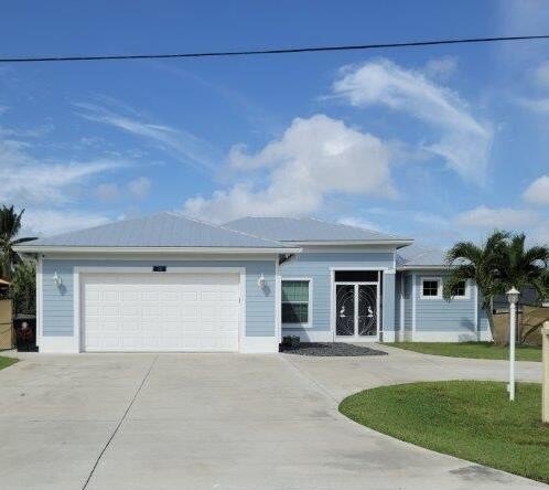 This home shows ownership pride! Newley completed 2019 on the - Beach Home for sale in Port Saint Lucie, Florida on Beachhouse.com