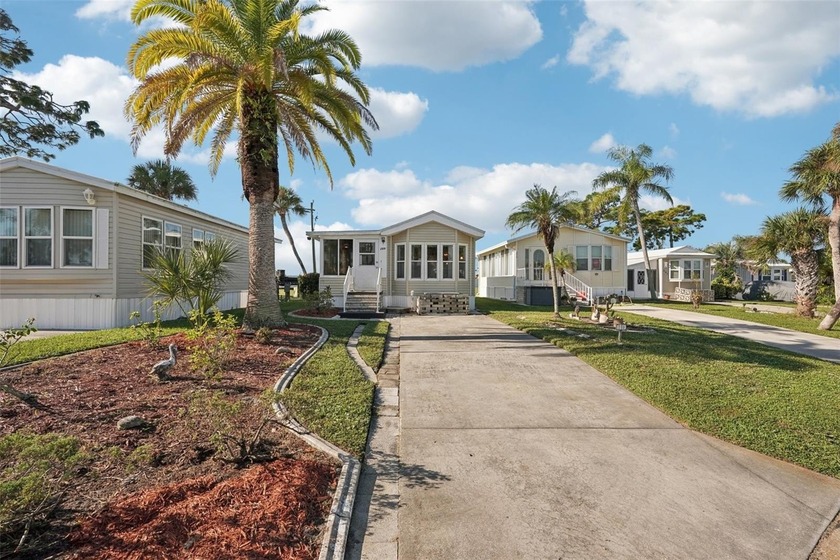 Welcome to Kings Gate Park, your DEEDED and gated community in - Beach Home for sale in Nokomis, Florida on Beachhouse.com