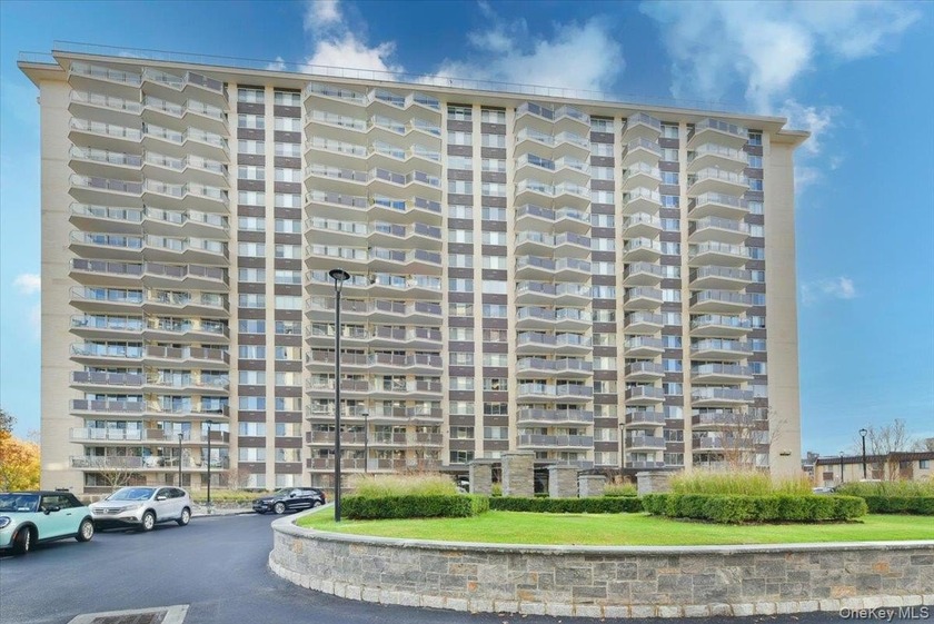 Resort-style living awaits at the luxury WaterEdge Towers! - Beach Home for sale in Bayside, New York on Beachhouse.com