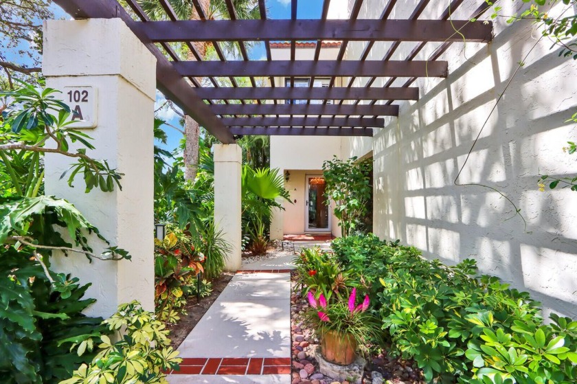 Welcome to this stunning ground-level townhouse located in the - Beach Condo for sale in Juno Beach, Florida on Beachhouse.com