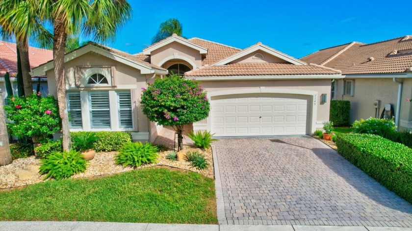 BE PREPARED TO BE BATHED IN LUXURY & ELEGANCE IN THIS DESIGNER - Beach Home for sale in Delray Beach, Florida on Beachhouse.com