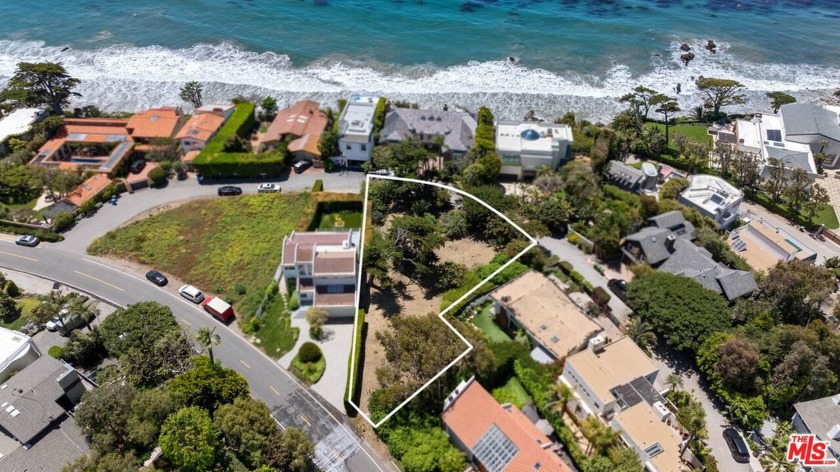 This exceptional property presents a rare opportunity to create - Beach Lot for sale in Malibu, California on Beachhouse.com