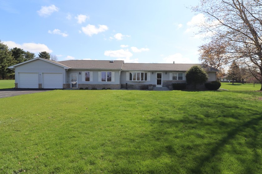 Don't miss this opportunity! Spacious ranch home on two acres - Beach Home for sale in Chesterton, Indiana on Beachhouse.com