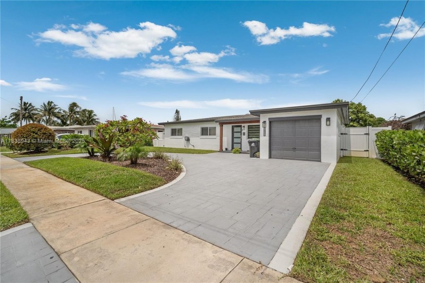 WATERFRONT NO FIXED BRIDGES BEAUTIFULLY RENOVATED. Deep Water - Beach Home for sale in Fort Lauderdale, Florida on Beachhouse.com