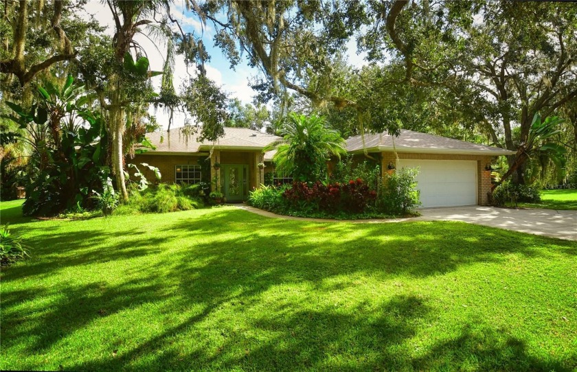 Welcome to Sundance! Pass through your private gate, down a - Beach Home for sale in Wimauma, Florida on Beachhouse.com