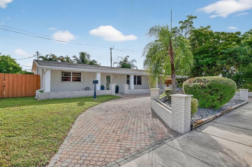 Come see this beautiful 4-bedroom, 2-bath home featuring a - Beach Home for sale in Fort Lauderdale, Florida on Beachhouse.com