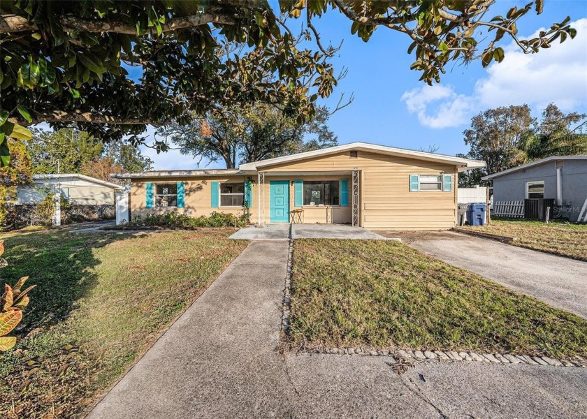 MASSIVE PRICE SLASH - YOUR DREAM PROJECT AWAITS! Calling all - Beach Home for sale in Oldsmar, Florida on Beachhouse.com