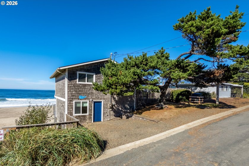 Turnkey oceanfront in the highly sought after northern stretch - Beach Home for sale in Gleneden Beach, Oregon on Beachhouse.com