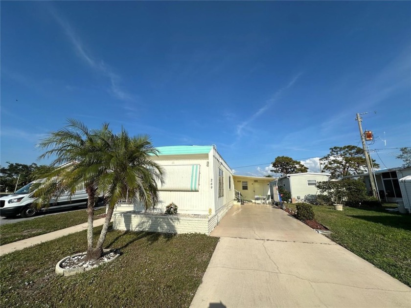 Price reduced to below Appraisal Value! 1 bedroom 1-bathroom - Beach Home for sale in Venice, Florida on Beachhouse.com