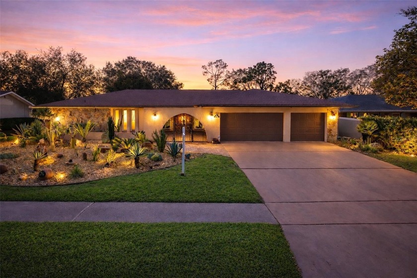 One or more photo(s) has been virtually staged. Amazing - Beach Home for sale in Clearwater, Florida on Beachhouse.com