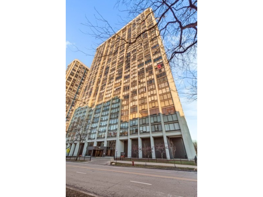 Buyers Financing Fell. Your opportunity is here! Stunning Newly - Beach Condo for sale in Chicago, Illinois on Beachhouse.com