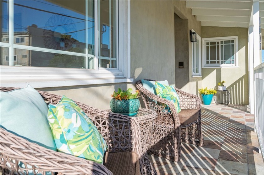 Welcome to this charming single family home nestled in the - Beach Home for sale in Manhattan Beach, California on Beachhouse.com