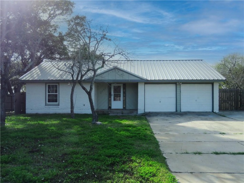 Beautiful traditional Ranch home has just hit the market in - Beach Home for sale in Ingleside, Texas on Beachhouse.com