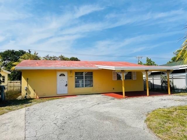 Property is not available to shown til 12/5/25. Move-in ready or - Beach Home for sale in Pompano Beach, Florida on Beachhouse.com