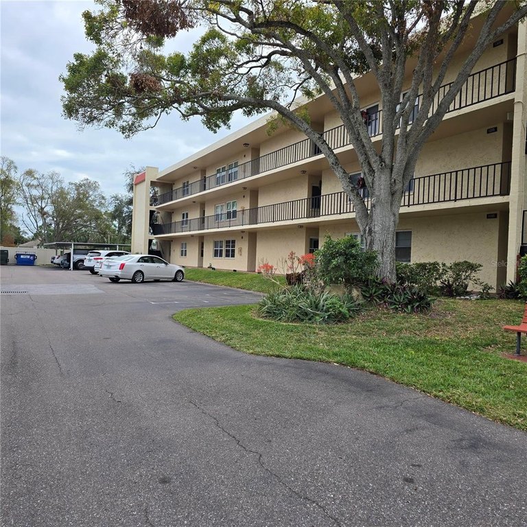 Beautifully updated 2-bedroom, 2-bath condo located in the - Beach Condo for sale in Largo, Florida on Beachhouse.com