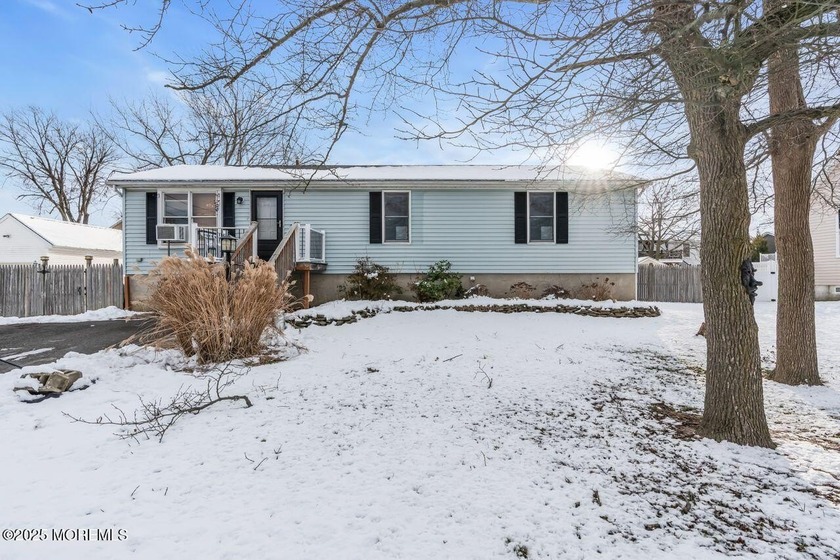 This 1,640 square foot Raised Ranch is the fifth home from Ideal - Beach Home for sale in Port Monmouth, New Jersey on Beachhouse.com