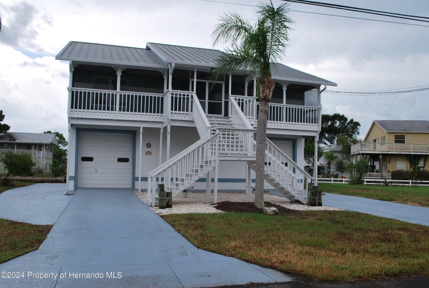 OWNER FINANCING AVAILABLE!  Rare opportunity for Gulfiew and on - Beach Home for sale in Hudson, Florida on Beachhouse.com