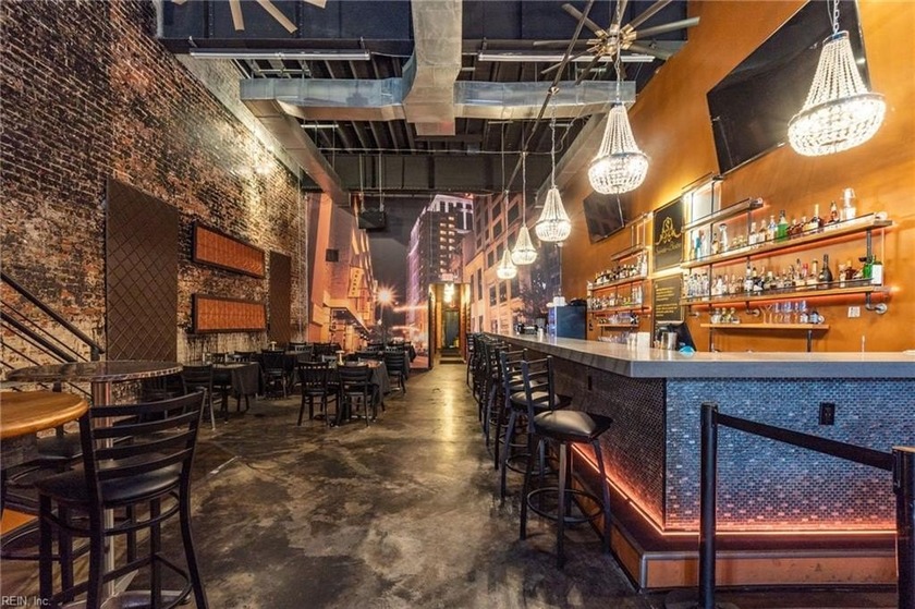 Exquisite COMMERCIAL Building boasting captivating elegance and - Beach Commercial for sale in Norfolk, Virginia on Beachhouse.com