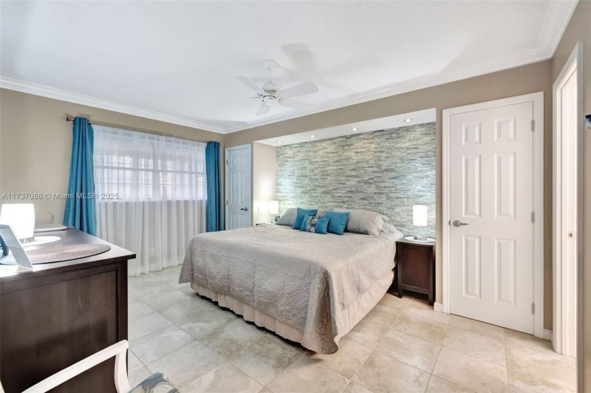 Stunning 1-bedroom condo on the first floor, fully furnished - Beach Condo for sale in Lauderdale Lakes, Florida on Beachhouse.com