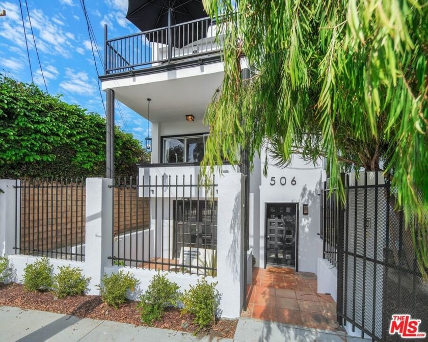 Steps to Abbot Kinney Boulevard this Duplex with BONUS ground - Beach Home for sale in Venice, California on Beachhouse.com