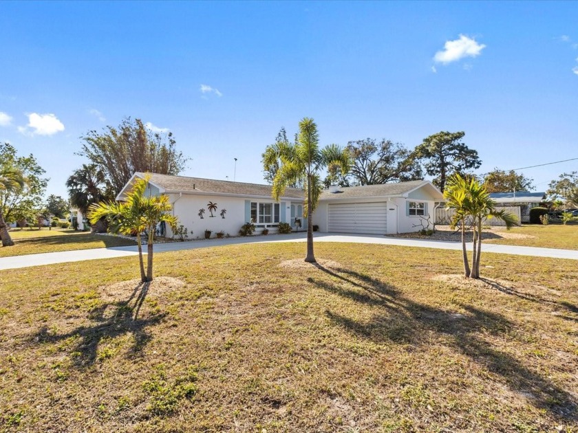 Welcome to your dream home in sunny Palm Harbor! This stunning - Beach Home for sale in Palm Harbor, Florida on Beachhouse.com