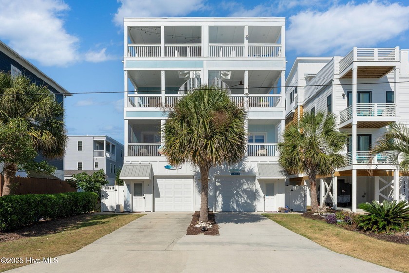 ''A Wave from it All!'' Looking for a refined coastal home where - Beach Townhome/Townhouse for sale in Carolina Beach, North Carolina on Beachhouse.com