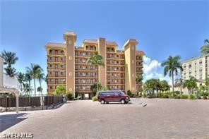 Weekly Rentals allowed and (optional) on-site rental program for - Beach Condo for sale in Fort Myers Beach, Florida on Beachhouse.com