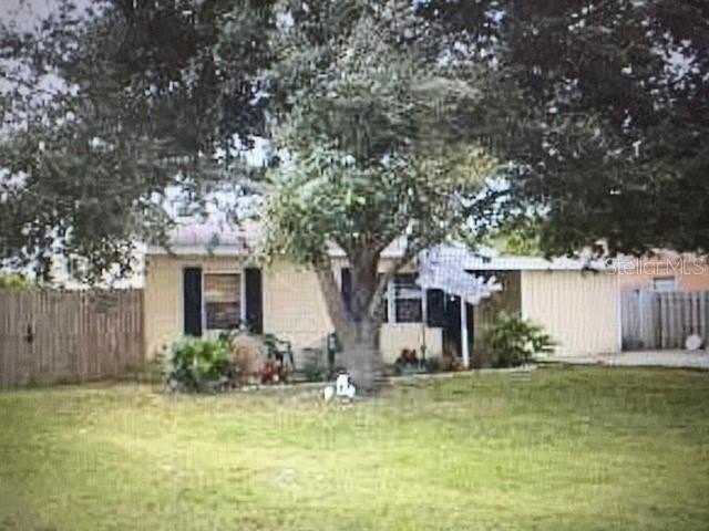 Welcome to your charming Florida retreat! This delightful - Beach Home for sale in Vero Beach, Florida on Beachhouse.com