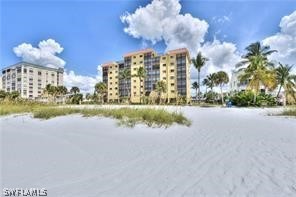 DIRECT BEACHFRONT on the desirable North-end of the island with - Beach Condo for sale in Fort Myers Beach, Florida on Beachhouse.com