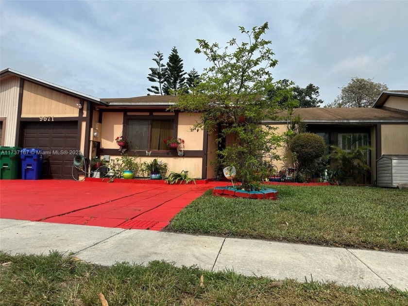 Welcome to Your Stunning Miramar Waterfront Villa. Experience - Beach Home for sale in Miramar, Florida on Beachhouse.com