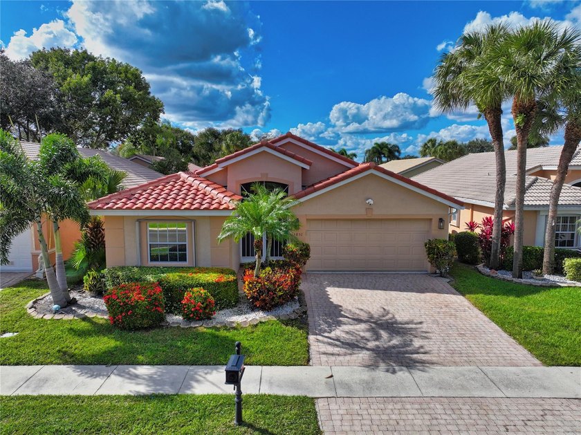 This beautifully maintained and upgraded 3 bedroom home offers - Beach Home for sale in Delray Beach, Florida on Beachhouse.com
