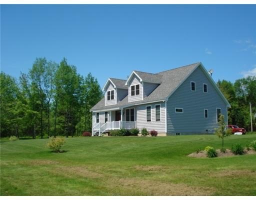 This Executives Home features enough diverse space for - Beach Home for sale in Stockton Springs, Maine on Beachhouse.com