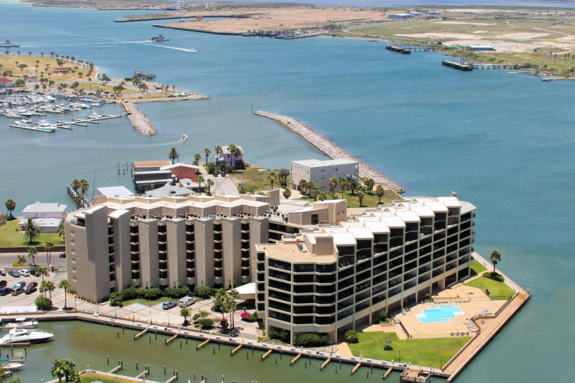 2 bedroom 2 bath condo in the heart of Port Aransas! Ship - Beach Vacation Rentals in Port Aransas, Texas on Beachhouse.com