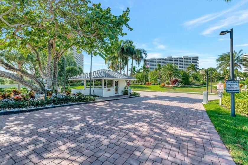 BEAUTIFUL VIEWS OF INTRACOASTAL, MARINA, OCEAN & LUSHLY - Beach Condo for sale in Boca Raton, Florida on Beachhouse.com