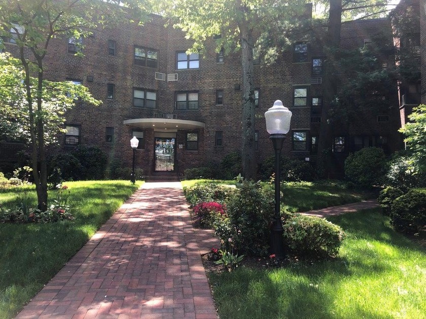 Prime Location! 2 Bedroom, 1 Bath, blocks from LIRR, shops & - Beach Home for sale in Great Neck, New York on Beachhouse.com