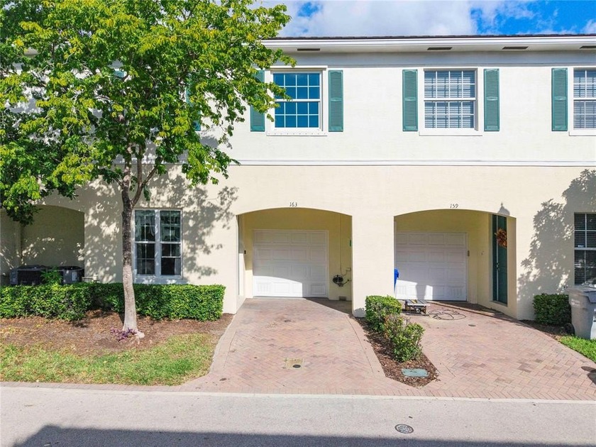 Beautifully updated 3BD/2.5BA two-story townhome in the - Beach Townhome/Townhouse for sale in Pompano Beach, Florida on Beachhouse.com