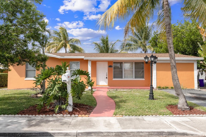 Charming 3 Bedroom, 2 Bath home in the heart of West Palm Beach! - Beach Home for sale in West Palm Beach, Florida on Beachhouse.com