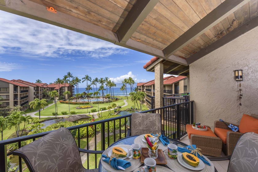 Penthouse Unobstructed OceanView Sleeps 6 Papakea - Beach Vacation Rentals in Lahaina, Hawaii on Beachhouse.com