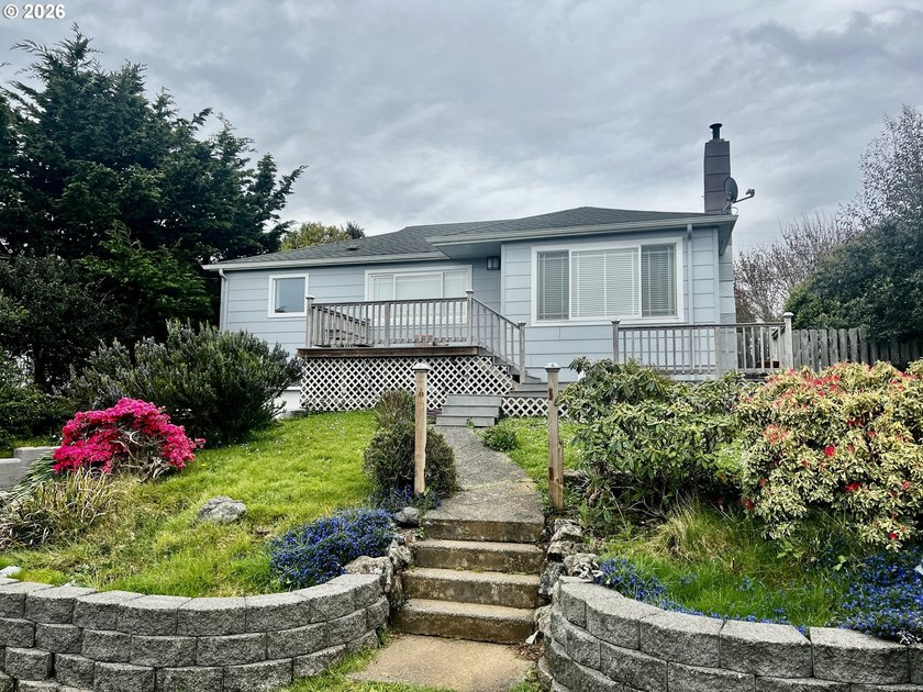 This in-town property features ocean views and offers three - Beach Home for sale in Gold Beach, Oregon on Beachhouse.com
