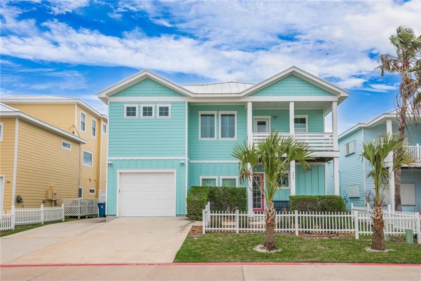 Enjoy coastal living in this updated beach home in the community - Beach Home for sale in Port Aransas, Texas on Beachhouse.com