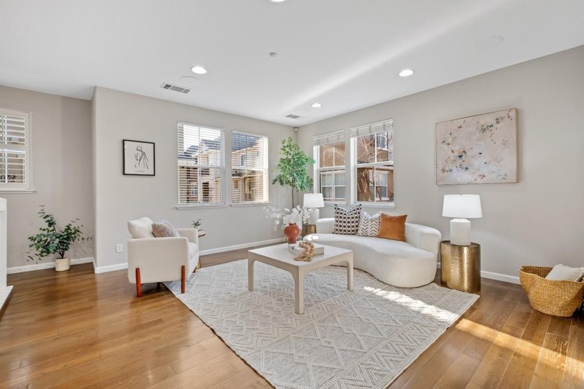 *Corner-unit model home with premium upgrades, abundant light - Beach Townhome/Townhouse for sale in San Jose, California on Beachhouse.com