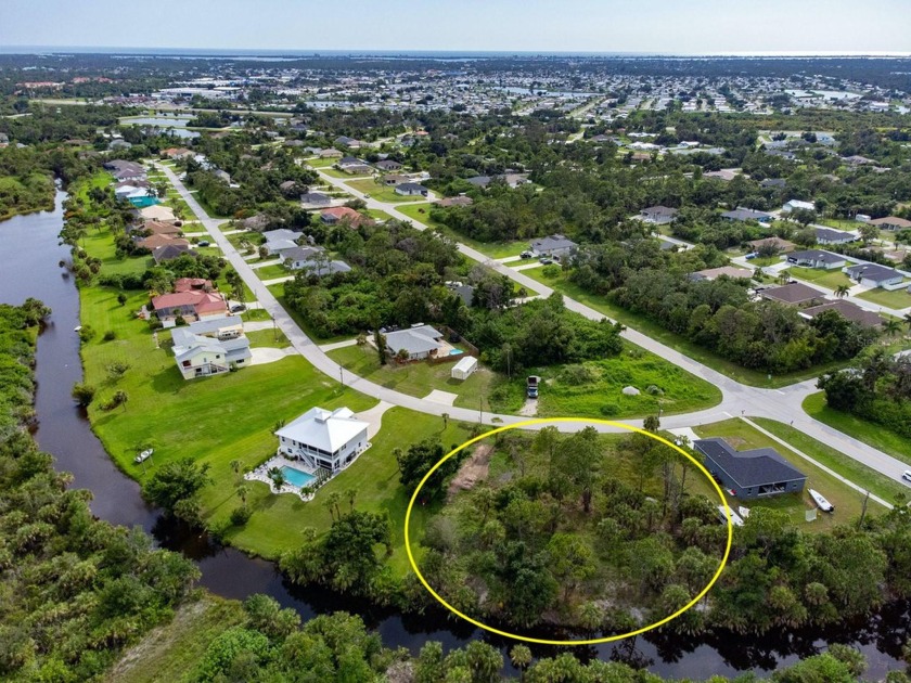 BUY DIRT! Here's an opportunity unlike any other around - a - Beach Lot for sale in Englewood, Florida on Beachhouse.com